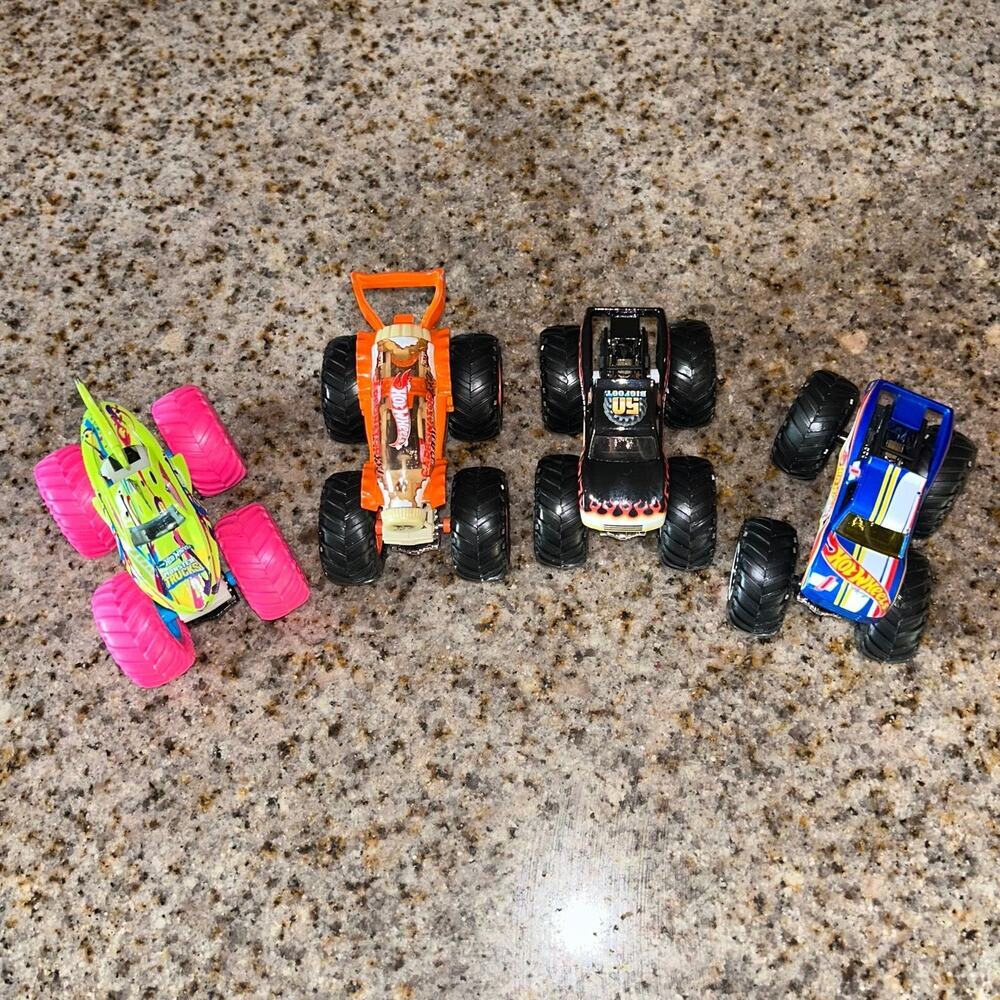 Hot Wheels Monster Trucks Set of 4 - Picture 5 of 5